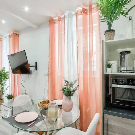 Le Nid Douillet Confortable A 5 Min Du Stade De France Et Proche De L'aeroport Cdg Appartement Saint-Denis (Seine-Saint-Denis)